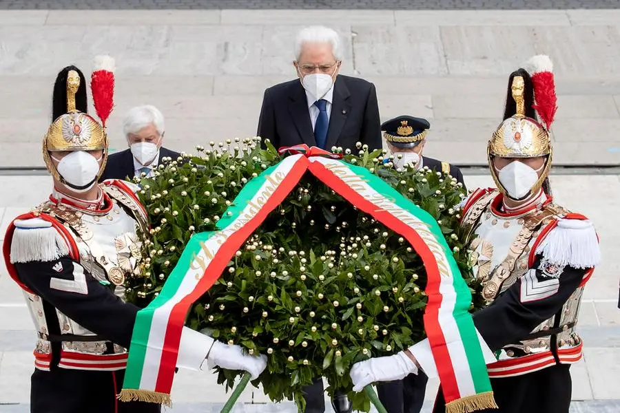 Il presidente Mattarella durante le celebrazioni del 2 Giugno a Roma (Quirinale)