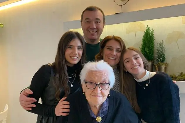 Rosaria Pompei Maddau con i familiari (foto concessa)
