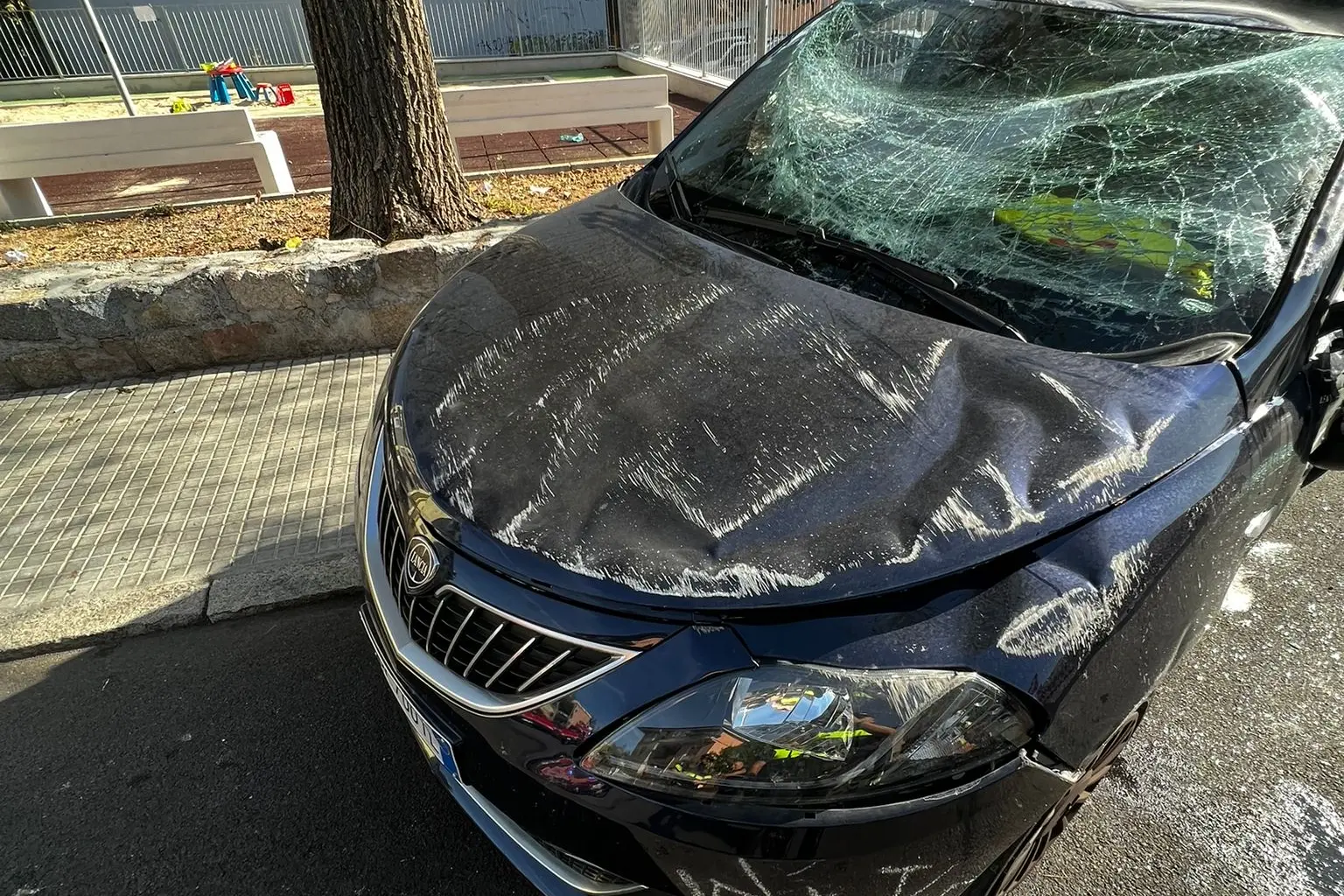 L'auto dopo l'incidente (foto Ledda)
