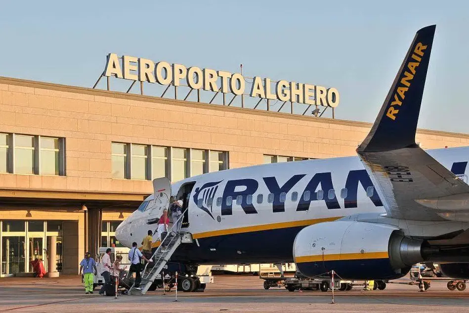 L'aeroporto di Alghero (Wikipedia)