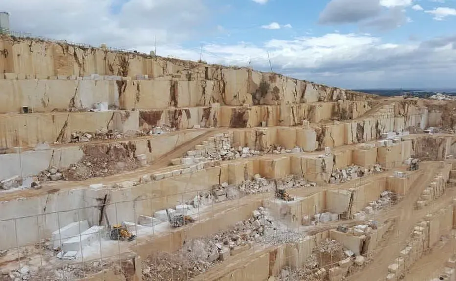 Una cava a Orosei (foto Confindustria)