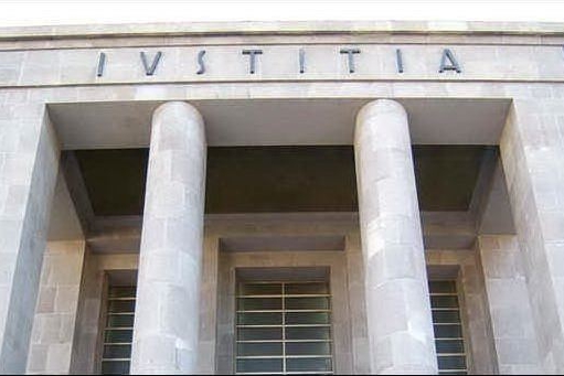 L'ingresso del tribunale di Cagliari