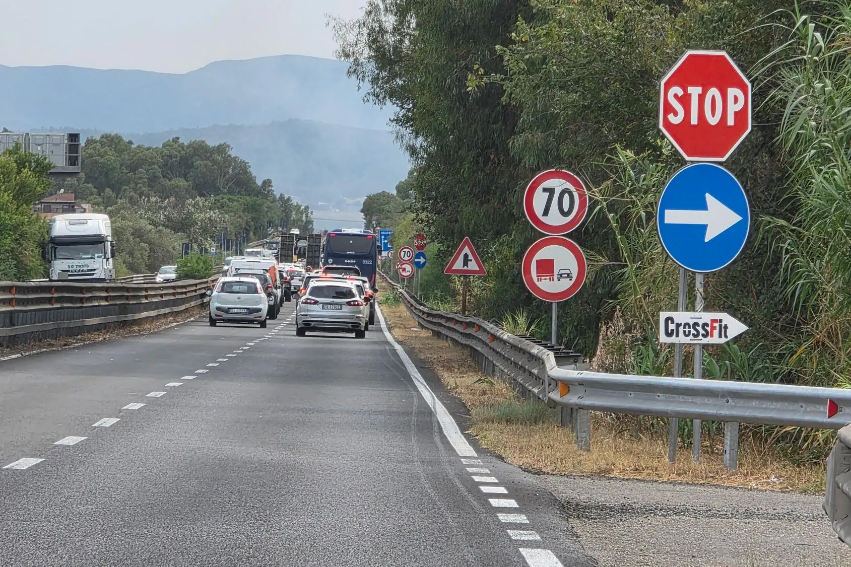 Traffico bloccato sulla statale 130 (foto Saiu)