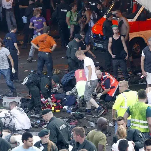 Love Parade a Duisburg, 15 vittime schiacciate dalla ressa