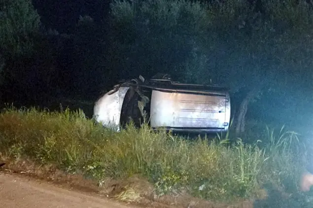 L'auto su cui viaggiavano le due vittime (Ansa)