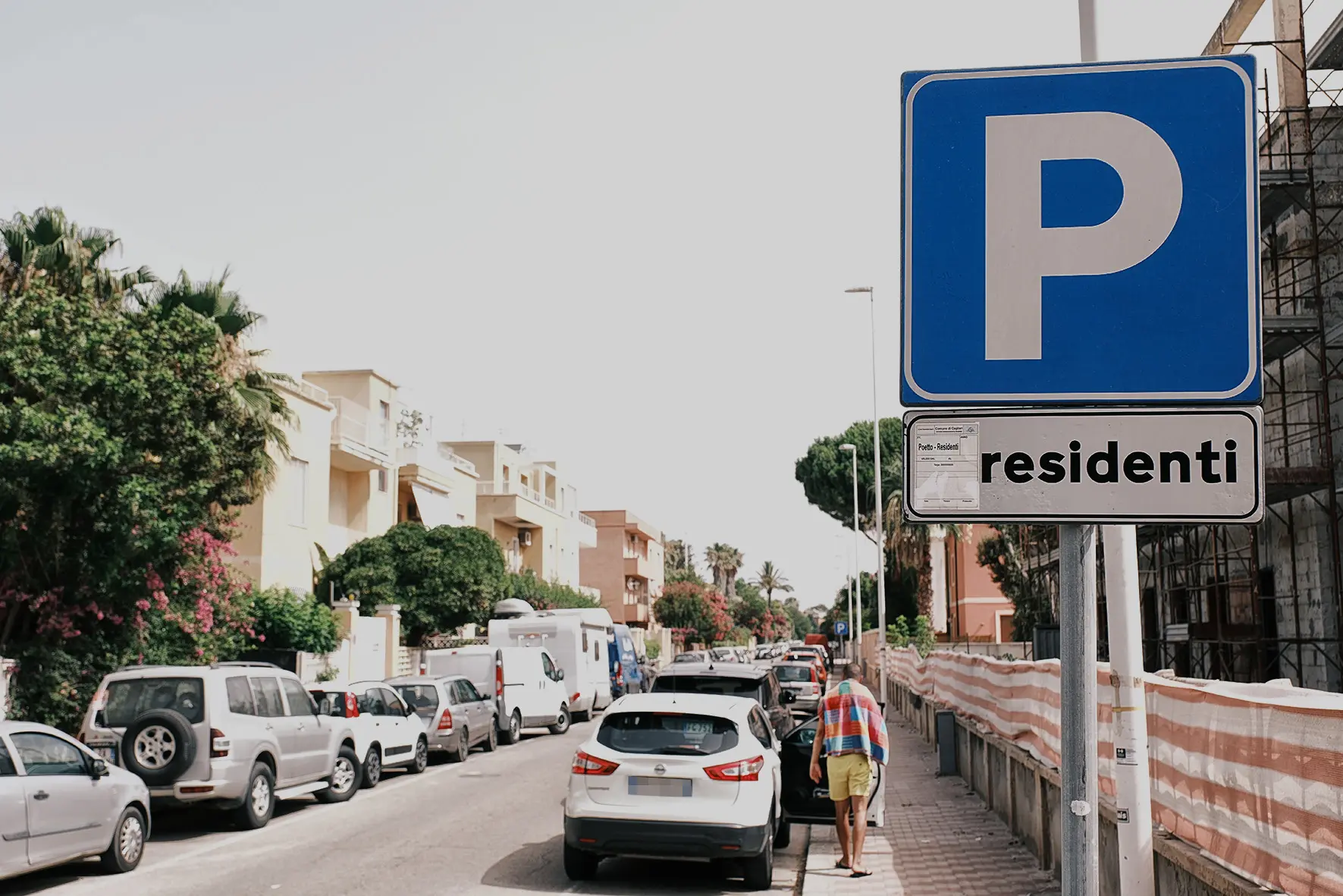 Poetto, i parcheggi riservati ai residenti (foto L'Unione Sarda)