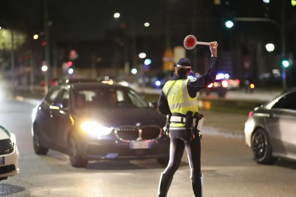Polizia locale a Milano (foto Ansa)