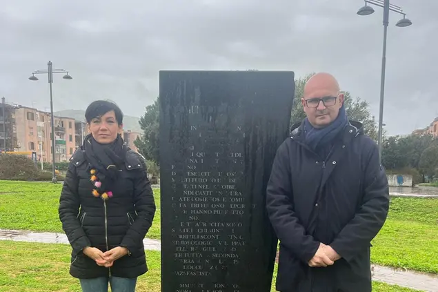 La stele per i martiri delle foibe (Foto Scano)