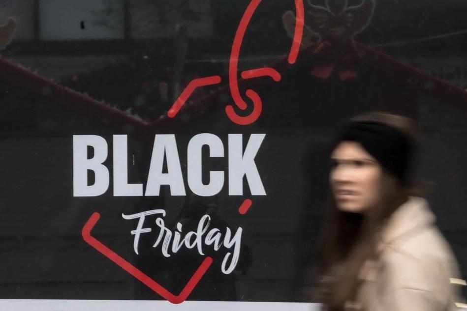 Il Black Friday in Sardegna, shopping tra malumori e proteste
