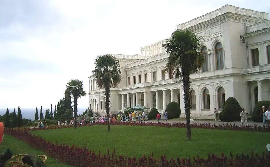 L'incontro si tenne nel palazzo di Livadija, residenza estiva di Nicola II, l'ultimo zar di Russia