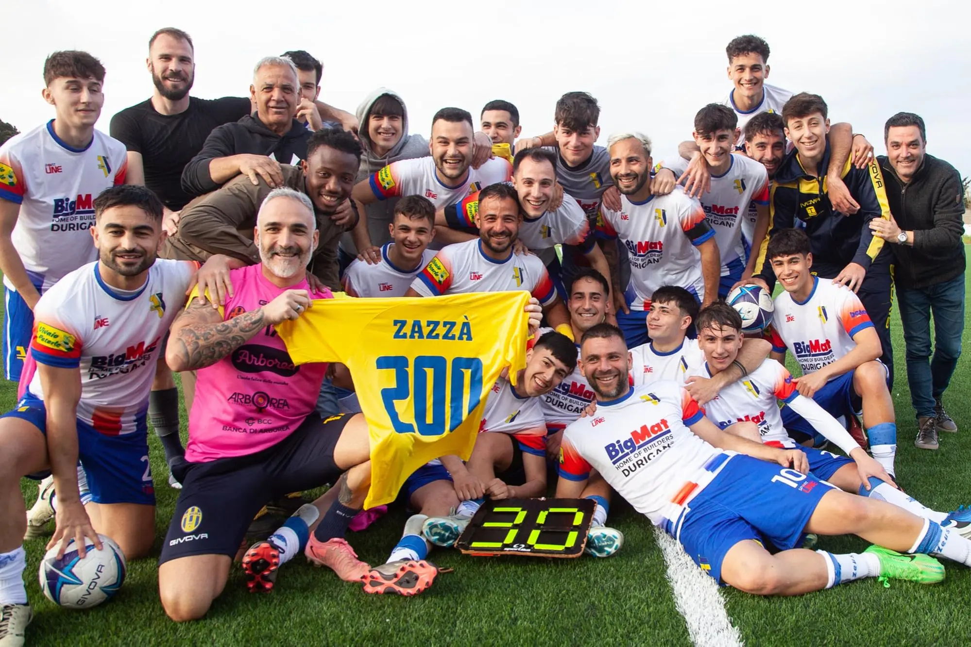 Una recente foto di gruppo dell'Arborea (foto di Virgilio Alfano)