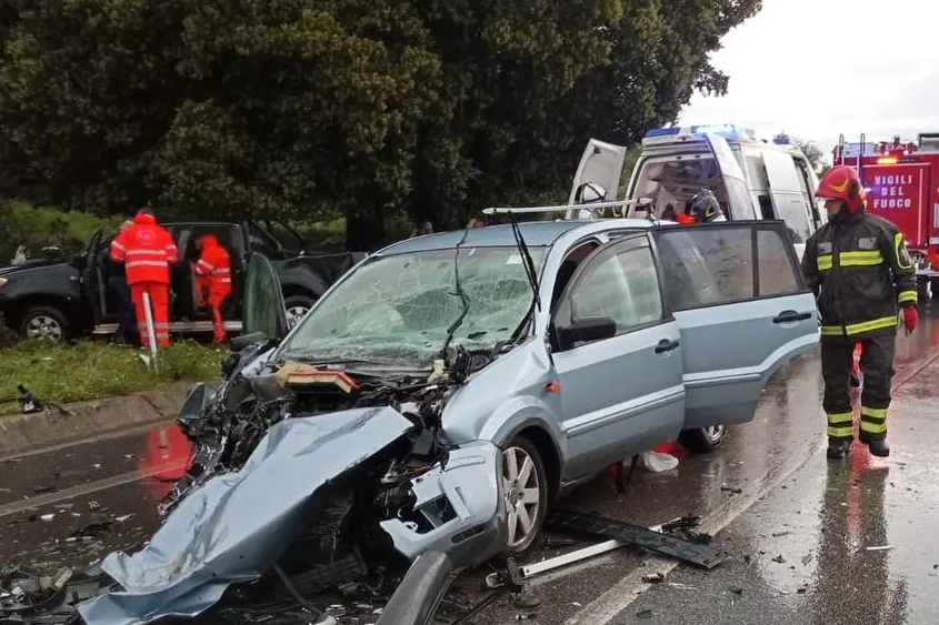 le auto coinvolte nello schianto sulla Statale 389 (Foto: Vigili del fuoco)