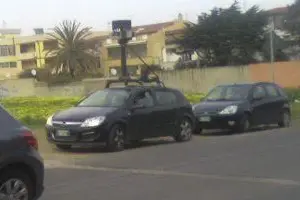 La macchina scatta le foto che andranno su Google View