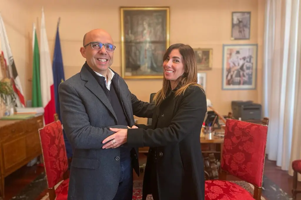 Il sindaco Sanna con l'assessora Alessandra Porcu (foto Masala)