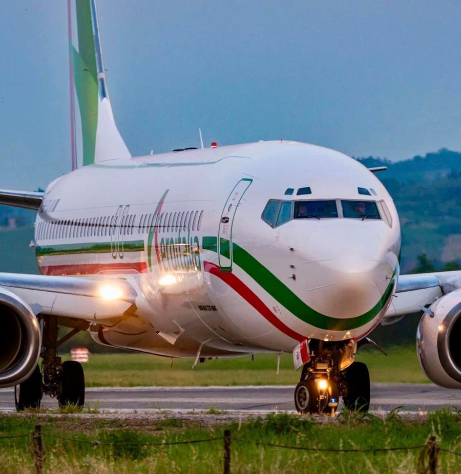 Aerei, cinque rotte in vendita Per volare a Fiumicino 50 euro