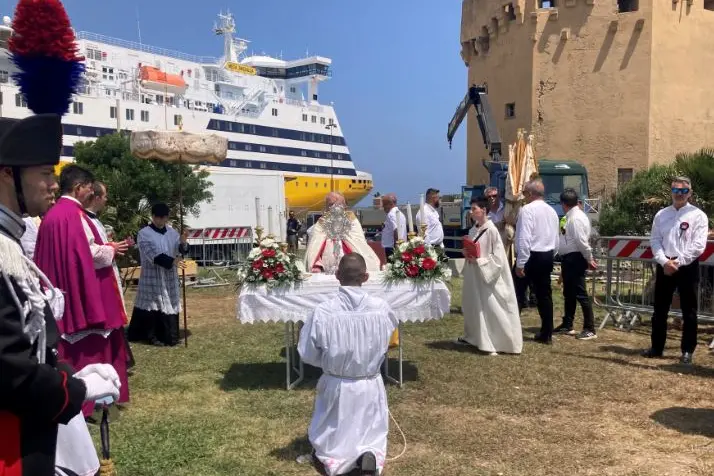 La Benedizione del mare- porto di Porto Torres (foto Pala)