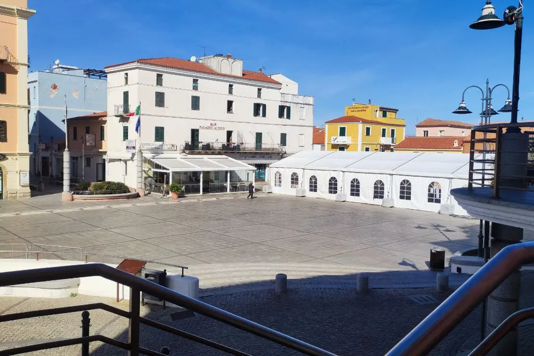 Santa Teresa Gallura. Piazza Vittorio Emanuele dove si svolgerà l’Easter Festival (foto Ronchi)