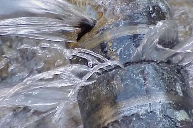 Perdita d'acqua (foto Abbanoa)