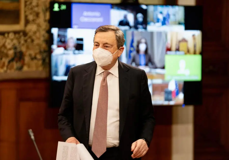 Il Presidente del Consiglio Mario Draghi durante la cabina di regia del 23 dicembre 2021 (foto Ansa)