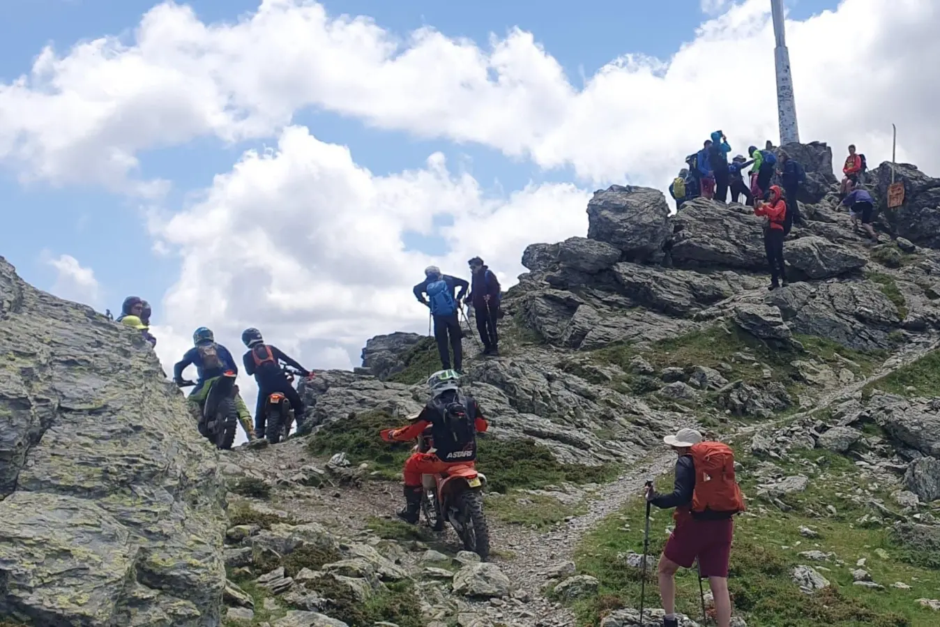 I turisti stranieri in moto a Punta La Marmora