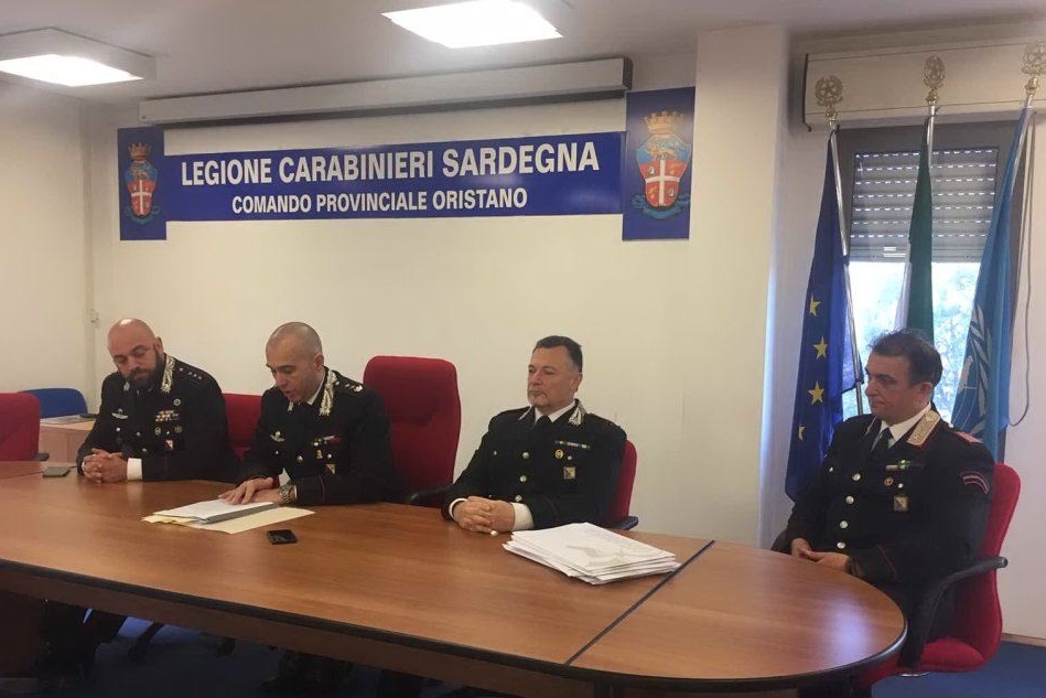 La conferenza stampa dei carabinieri di Oristano (L'Unione Sarda - foto Sanna)