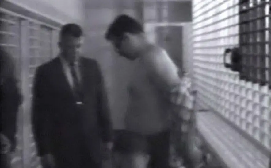 James Earl Ray si spoglia in carcere