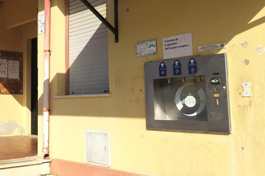 Le case dell’acqua restano a secco