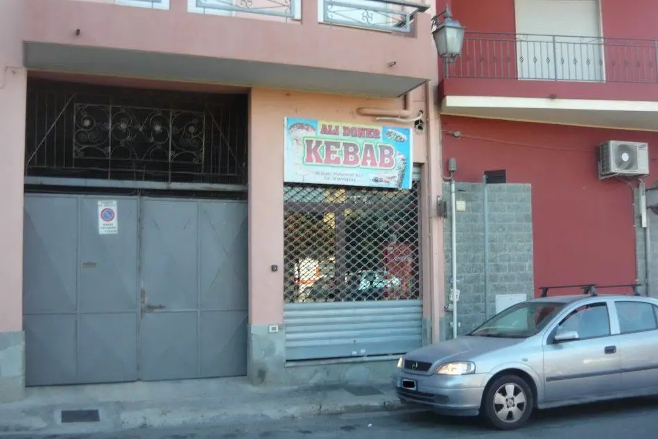 Il ristorante kebab rapinato