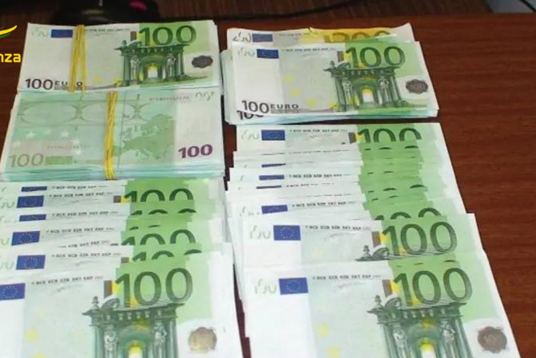Circa 250mila euro non dichiarati, 16 sanzioni a Olbia (foto Guardia di Finanza)
