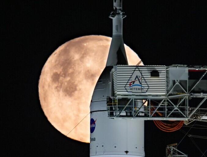 Missione Luna, Artemis II sulla rampa di lancio Questa notte la partenza