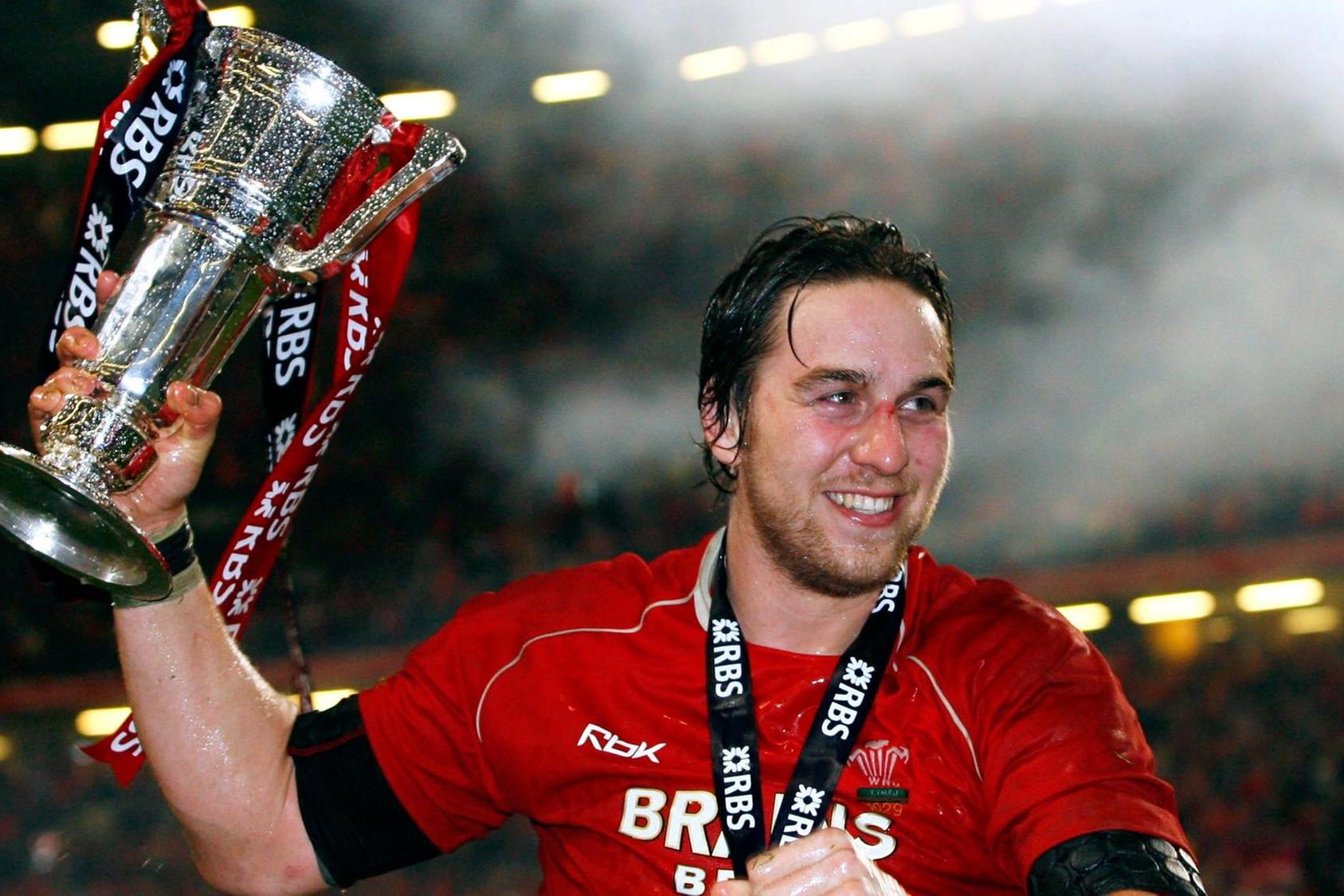 Demenza da rugby a 41 anni, l’ex capitano del Galles Ryan Jones: “La mia vita cade a pezzi”