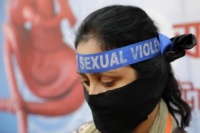Scarcerati 11 uomini condannati per stupro, proteste in India (Ansa)