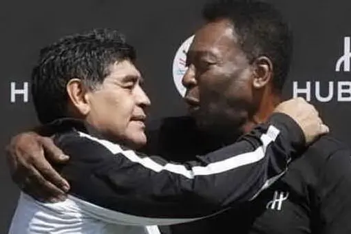 Maradona e Pelè (Ansa)