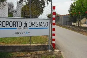 L'ingresso dell'aeroporto di Fenosu