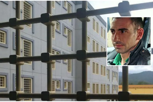 Il carcere di Uta e, nel riquadro, Angelo Frigeri (Archivio L'Unione Sarda)