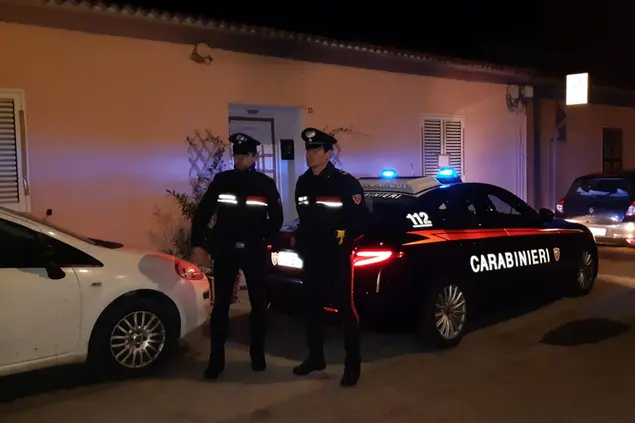 I carabineiri in via Marche (Foto: Busia)