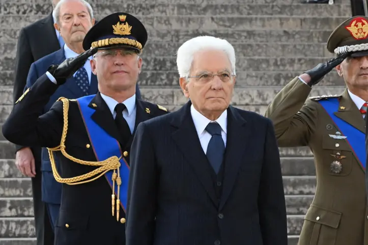 Mattarella alla cerimonia per il 4 novembre (Ansa)