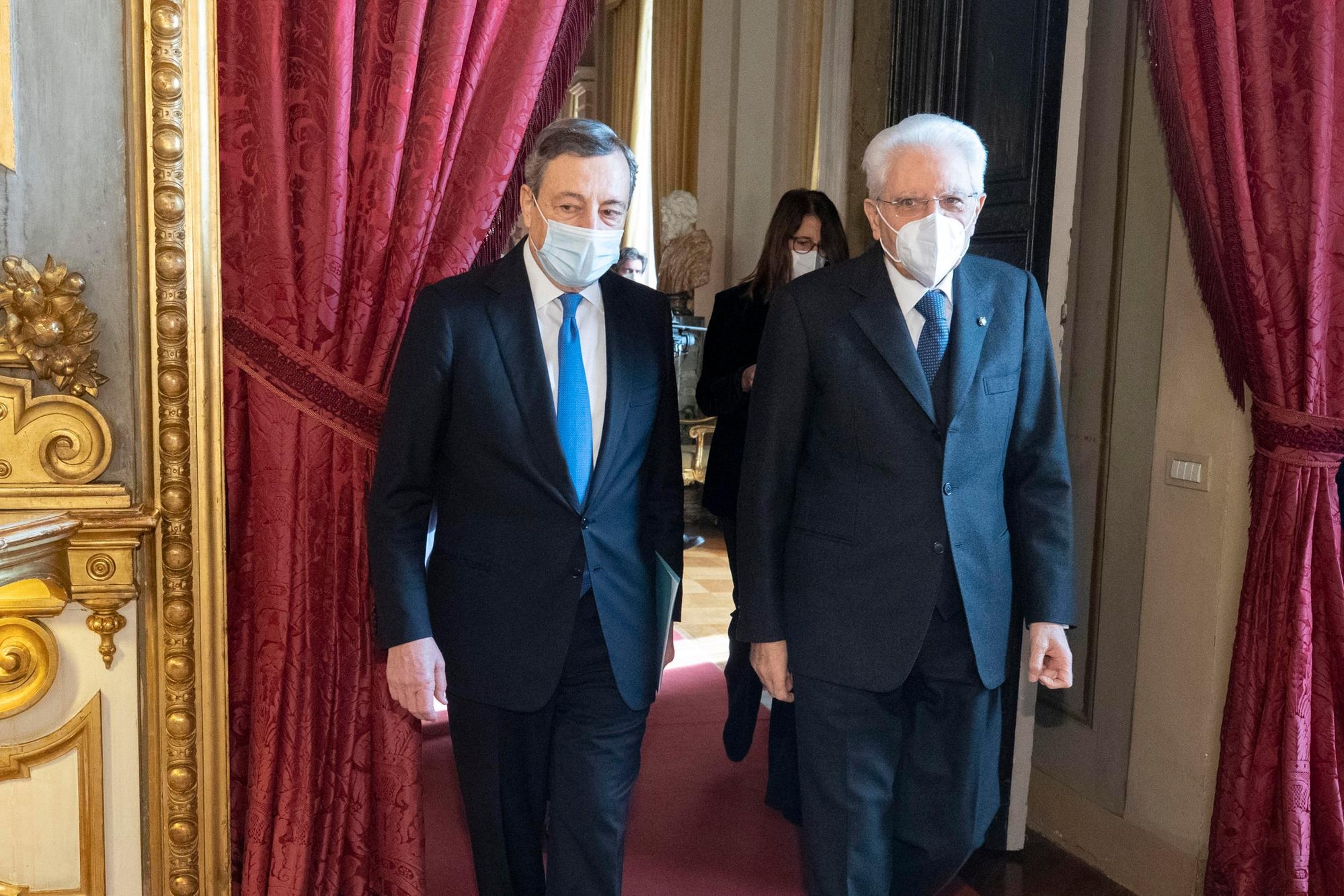 Il Presidente della Repubblica Sergio Mattarella con il Presidente del Consiglio dei Ministri Mario Draghi (Ansa - Ufficio stampa Quirinale)