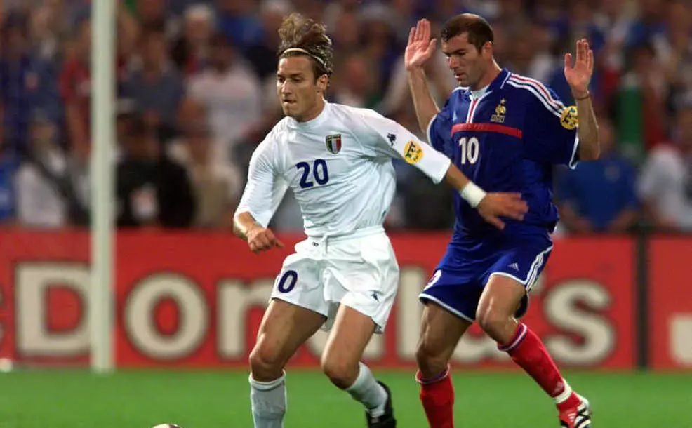 Nel 2000 contro la Francia di Zinedine Zidane