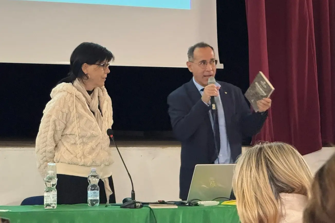 La presentazione del libro sui desaparecidos sardi (foto concessa)