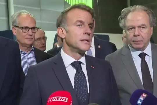 Macron a vigilia mobilitazione studenti: "Serve ordine e rispetto"