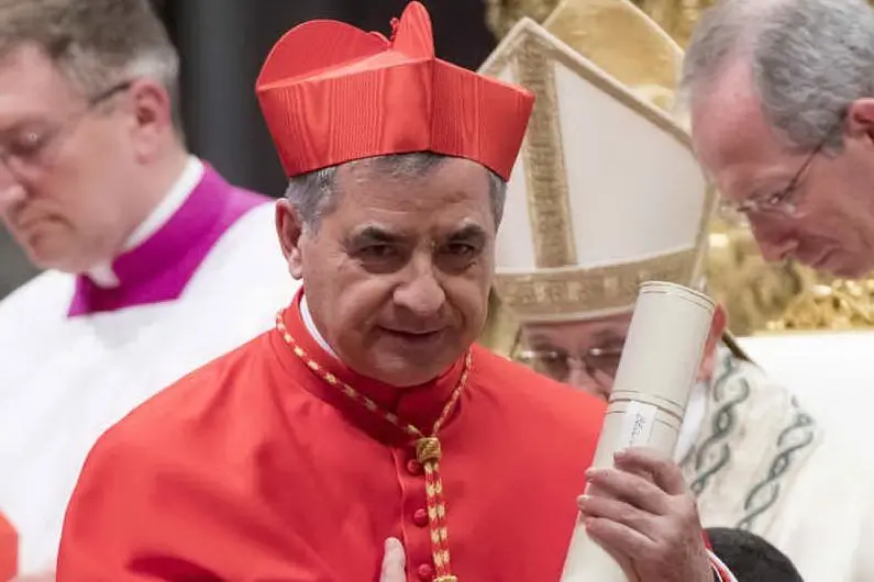 Il cardinal Giovanni Angelo Becciu (foto Ansa)