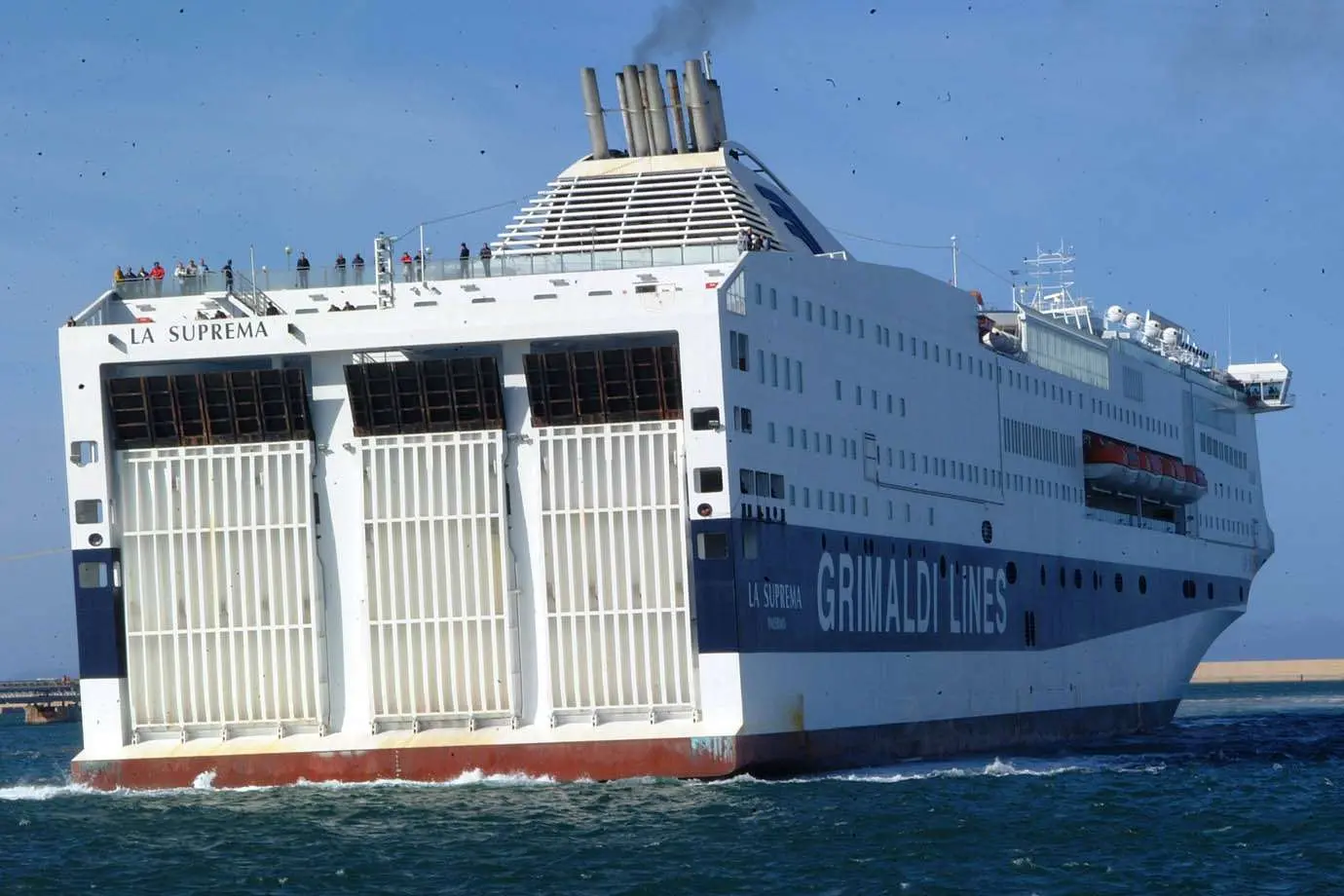 Una nave Grimaldi  (L'Unione Sarda)