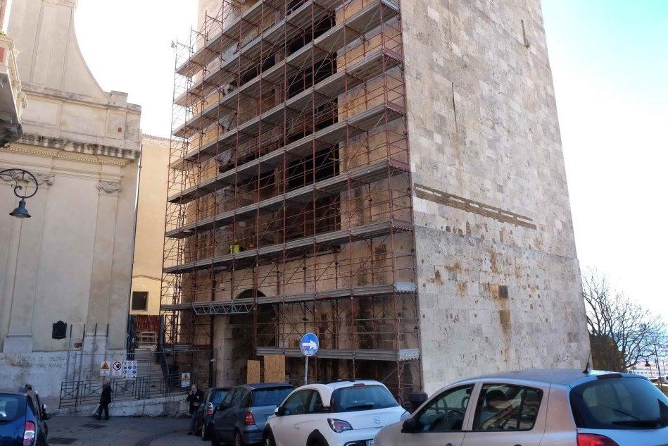 Cagliari, uno schiaffo alla storia: tutti i monumenti deturpati dai lavori