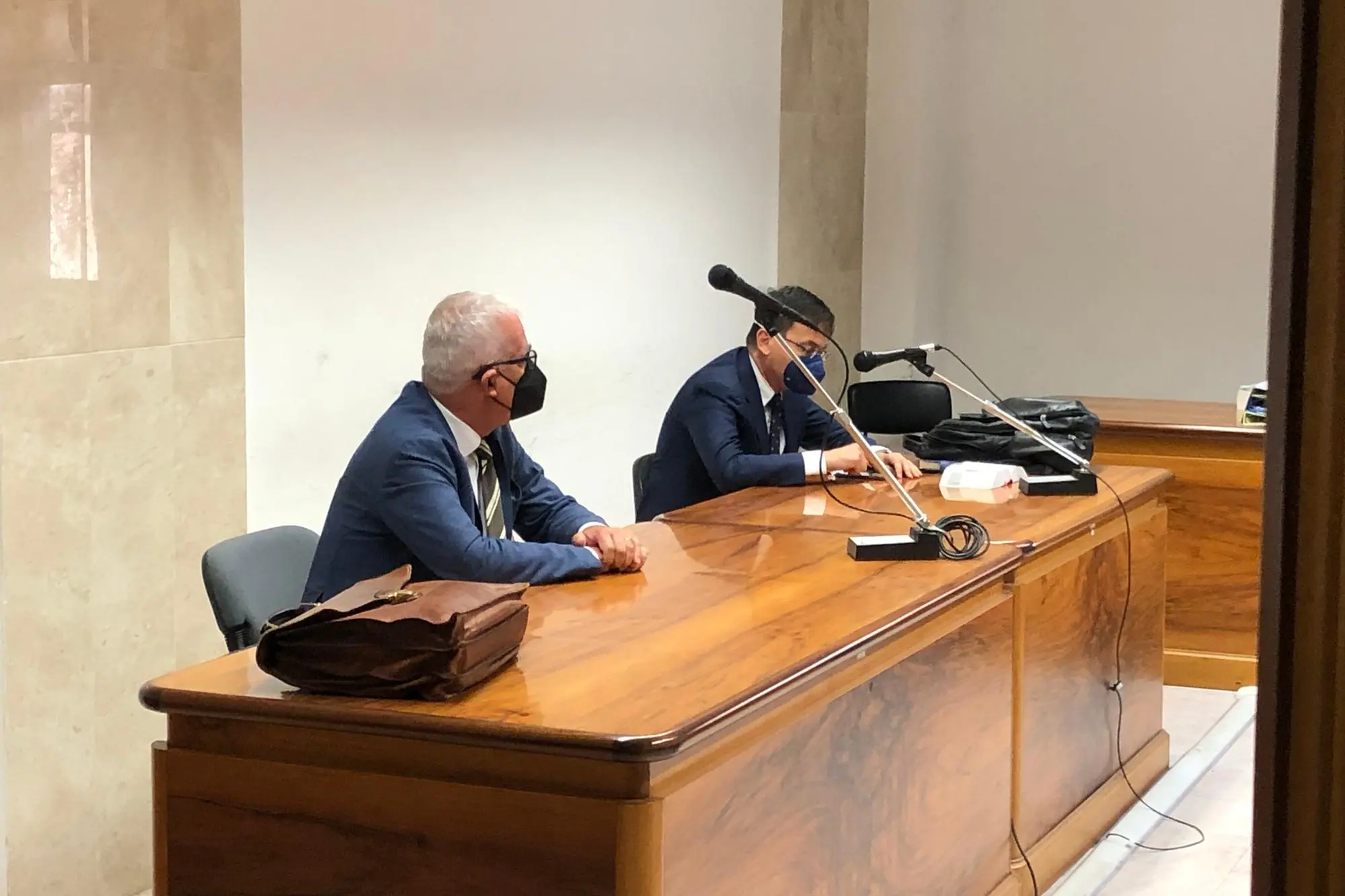 L'avvocat Salvatore Casula e l'avvocato Massimiliano Ravenna (Foto Manunza)