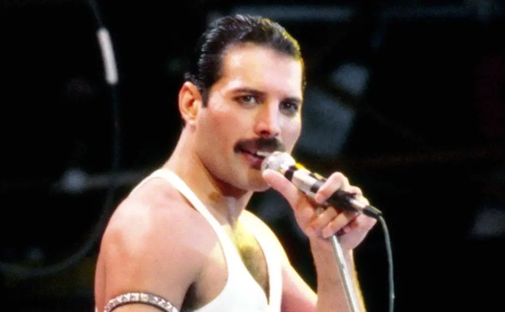 #AccaddeOggi: il 23 novembre del 1991 Freddie Mercury svela al mondo la sua malattia