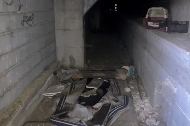 Porto Torres, l'interno della piscina messa a fuoco (foto Pala)