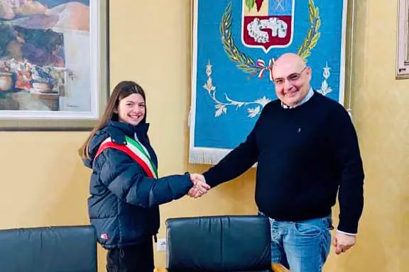 Angelica Calvi e il sindaco Pasquale Lubinu (foto concessa)