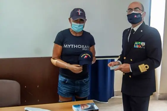 Roberto Zanda e il direttore marittimo di Cagliari C.V. (CP) Mario Valente (foto Guardia costiera)