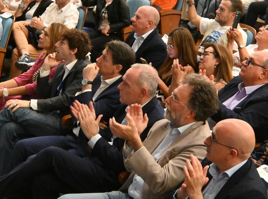 Energia, sanità, lavoro «Non prendiamo lezioni dagli alleati»